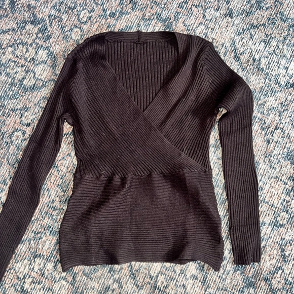 Chic Brown Ribbed Sweater - Picture 1 of 2